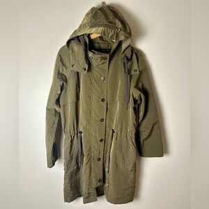 ANORAK Women’s Green Nylon Lightweight Matte Luxe Water Resistant Jacket - Large